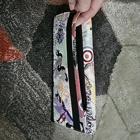 Lesportsac muticompartment Wallet NWOT - Picture 4 of 4